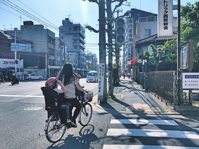 street-city-road-land-vehicle-urban 图片素材