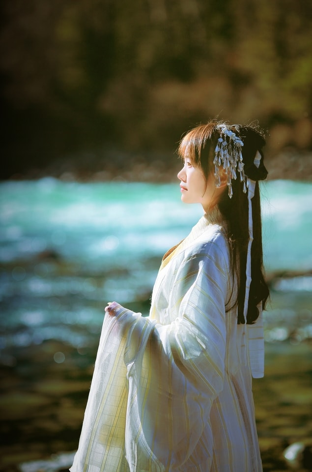 nature-water-girl-dress-bride picture material