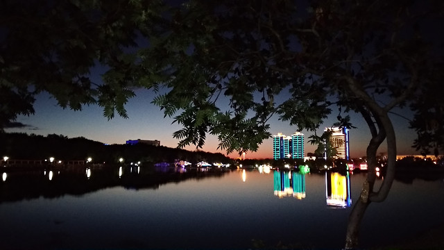 湖面夜色 picture material