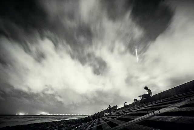 sky-black-and-white-water-sea-monochrome picture material