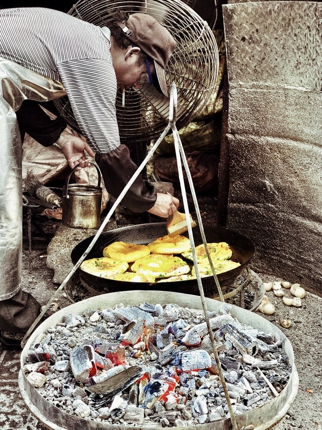 food-xizhou-seafood-people-cooking 图片素材