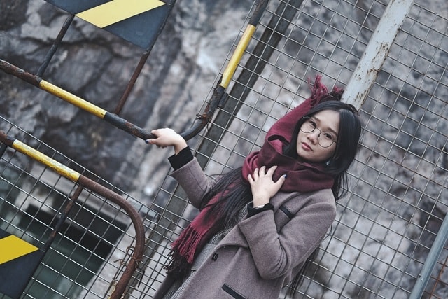 winter-portrait-snapshot-wall-urban-area picture material