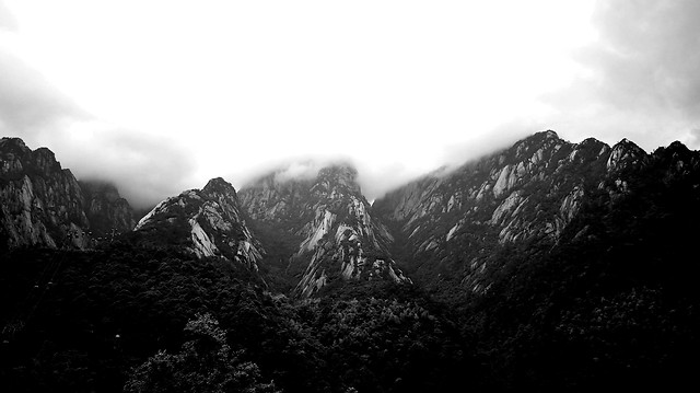 monochrome-snow-fog-mountain-no-person 图片素材