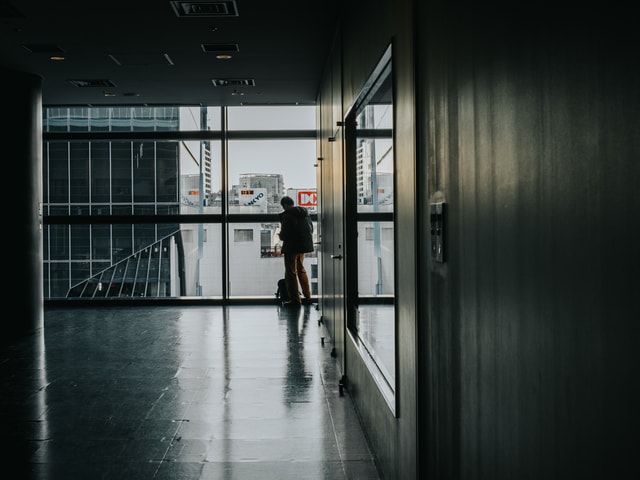 light-standing-architecture-building-door 图片素材