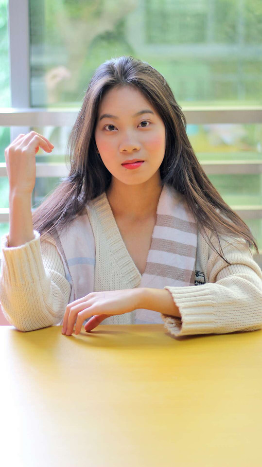 woman-indoors-people-relaxation-adult picture material