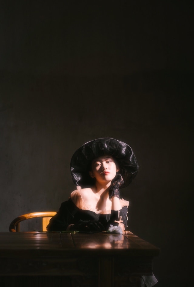 girl-retro-woman-portrait-people picture material