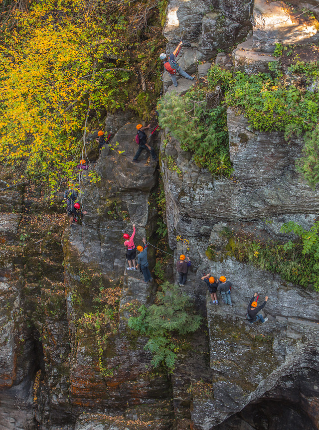 山高人为峰 图片素材