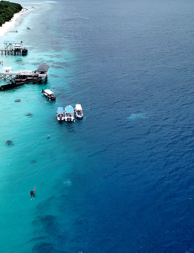 water-travel-watercraft-no-person-sea 图片素材