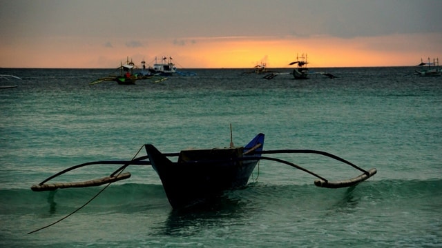 sea-ocean-sky-horizon-coastal-and-oceanic-landforms picture material