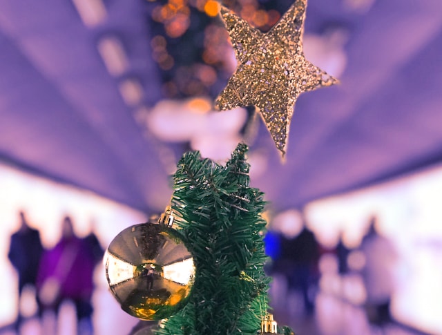 mobile-phone-subway-christmas-christmas-decoration-event picture material