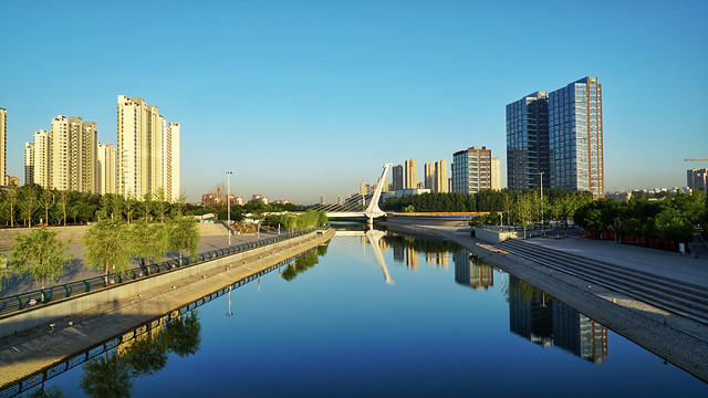 晨光之水 图片素材