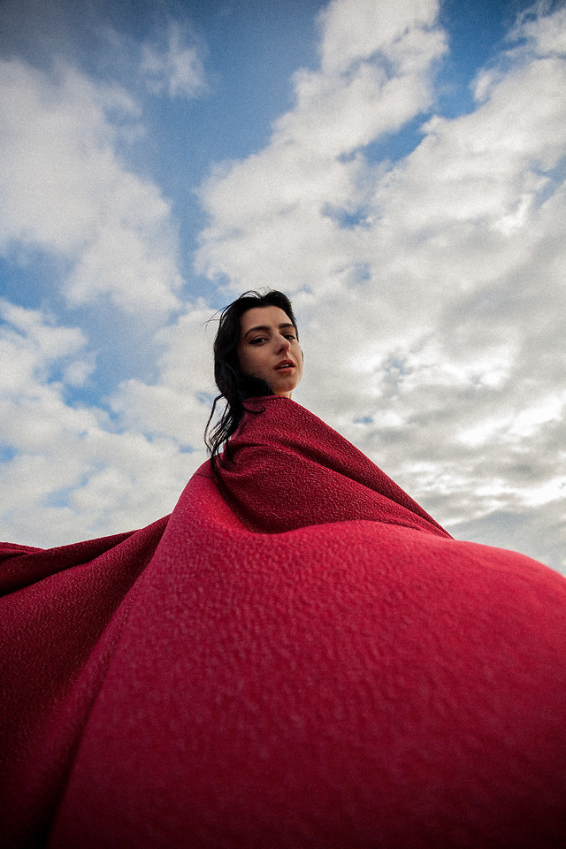 sky-red-people-one-portrait picture material