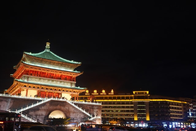 city-landmark-sky-light-building 图片素材