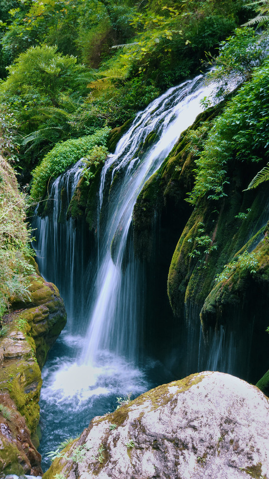 waterfall-water-nature-stream-leaf 图片素材