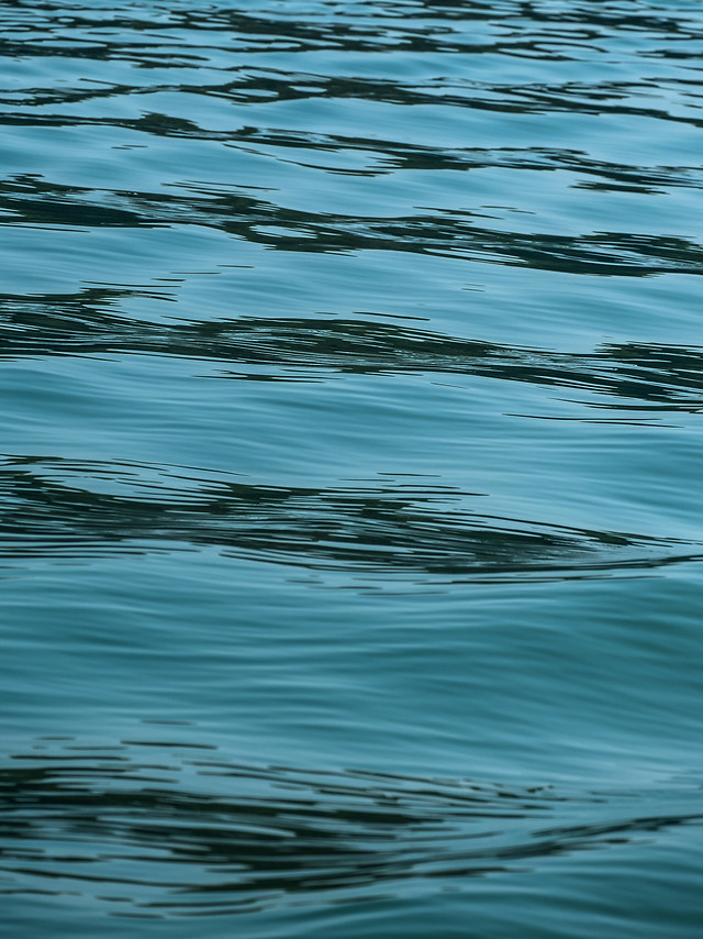 water-wave-reflection-sea-ocean 图片素材