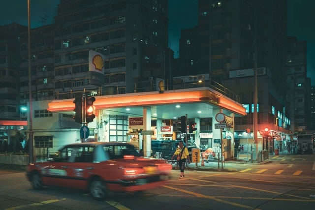 car-city-downtown-street-evening 图片素材
