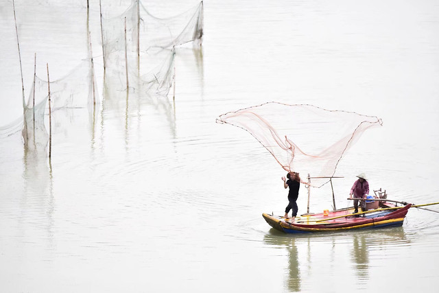 water-people-winter-watercraft-fisherman picture material