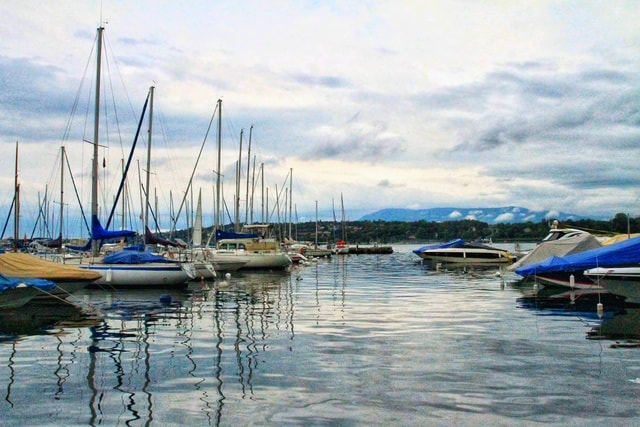 body-of-water-marina-harbor-boat-sky picture material