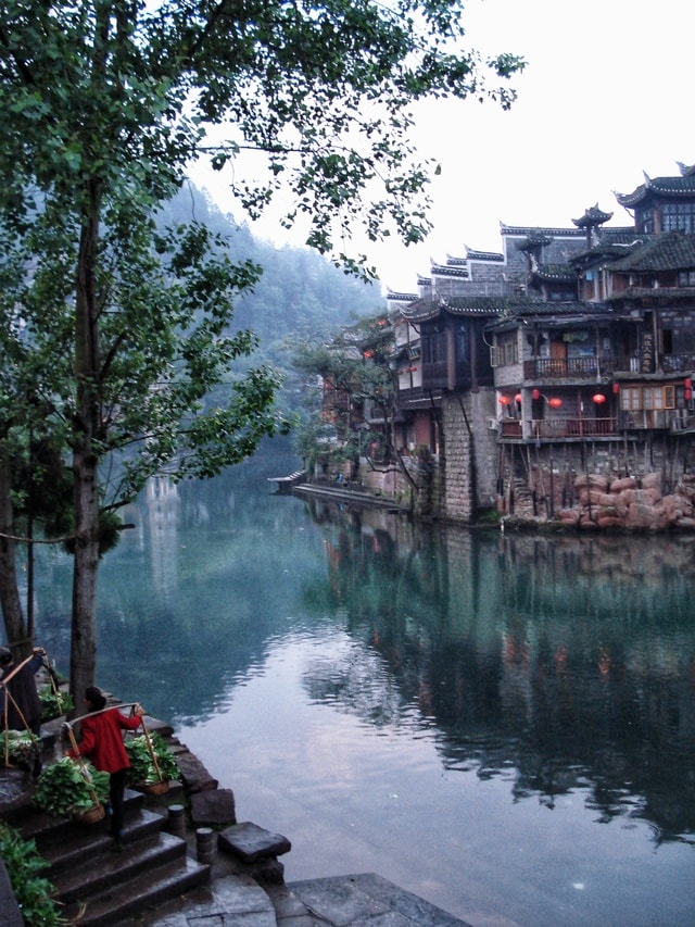 building-nature-water-reflection-waterway picture material