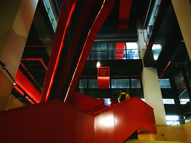 architecture-light-business-red-window 图片素材