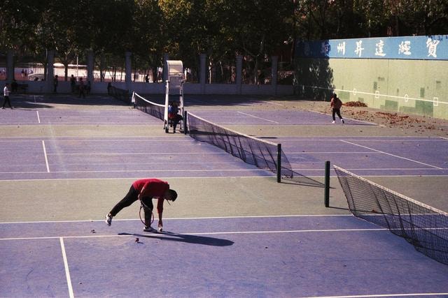 sports-sport-venue-tennis-sky-footwear 图片素材