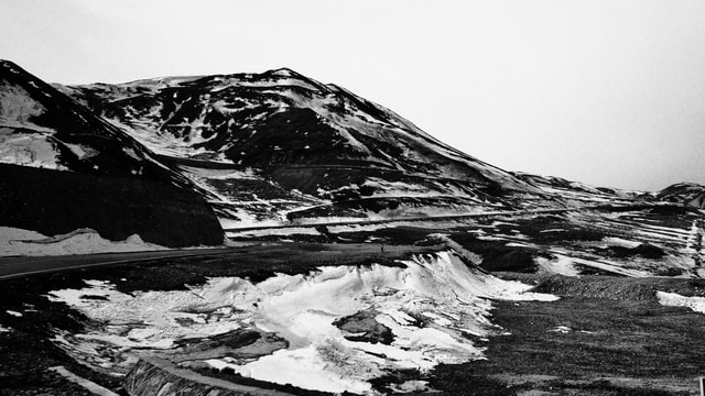 mountainous-landforms-black-and-white-mountain-monochrome-photography-geological-phenomenon 图片素材