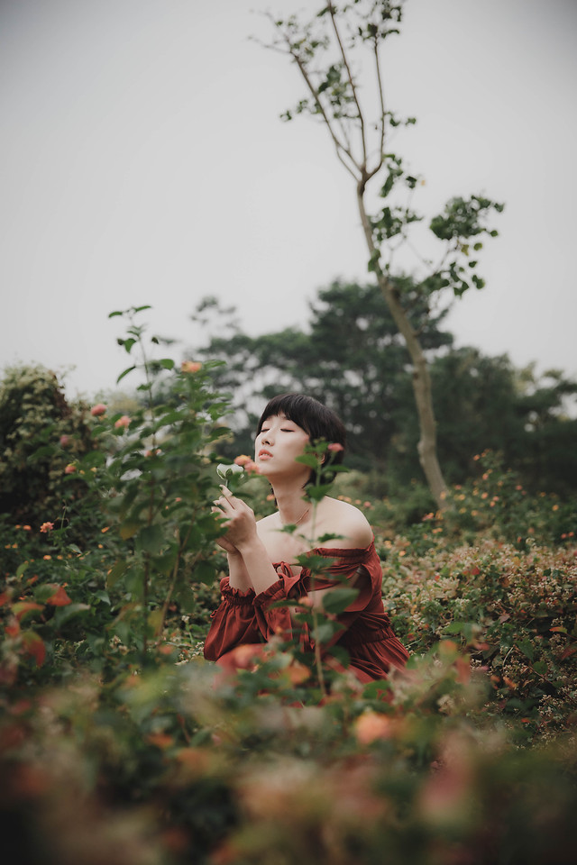 flower-girl-one-woman-nature picture material