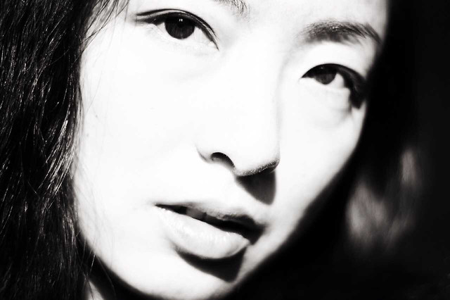 monochrome-portrait-woman-fashion-model 图片素材