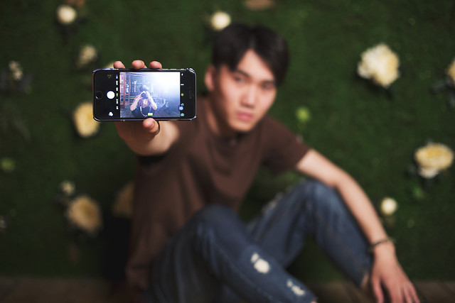 people-adult-one-portrait-outdoors 图片素材