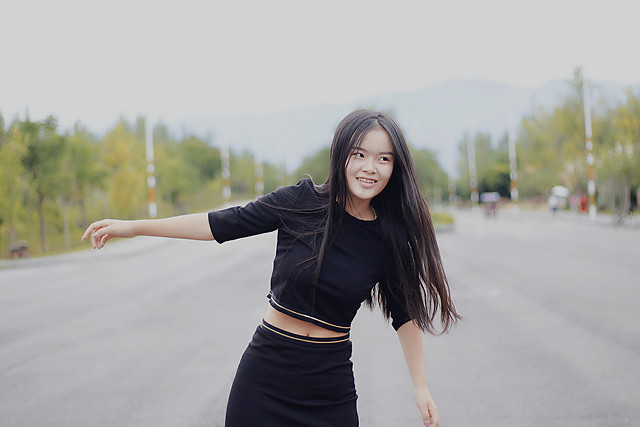 woman-nature-summer-outdoors-black 图片素材