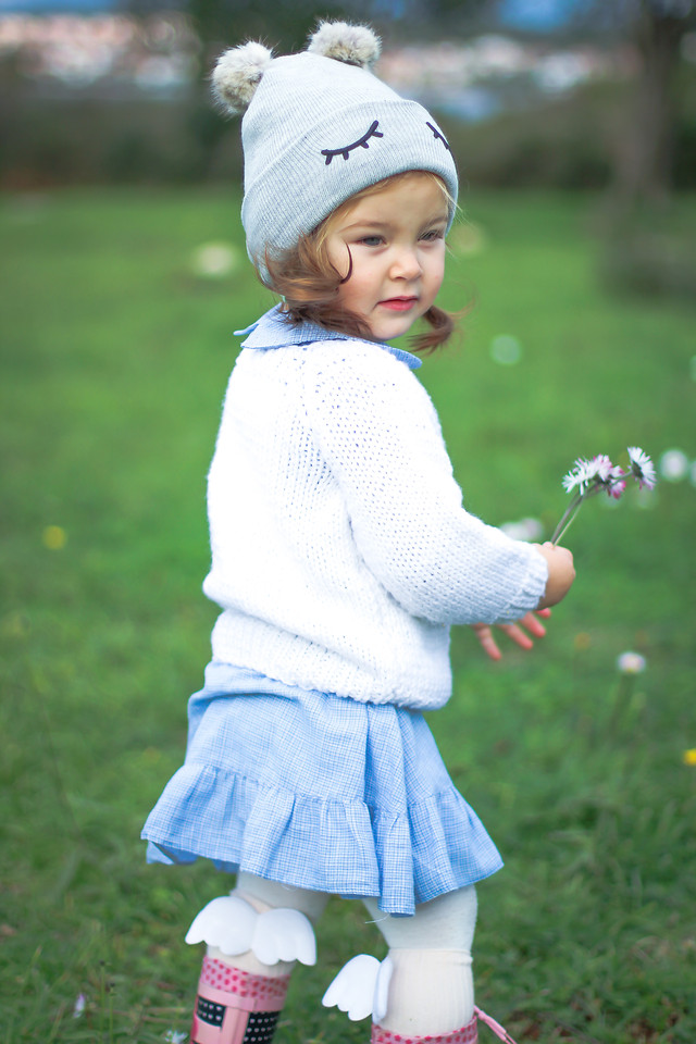 child-little-grass-baby-girl picture material