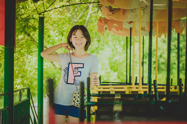 people-woman-green-clothing-girl 图片素材