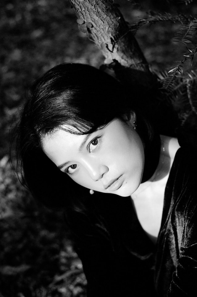 black-hair-face-white-photograph picture material