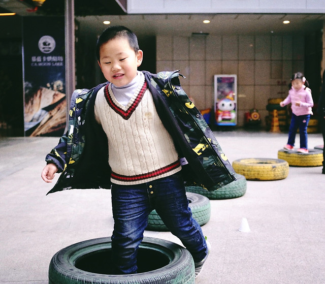 people-child-adult-wear-portrait 图片素材