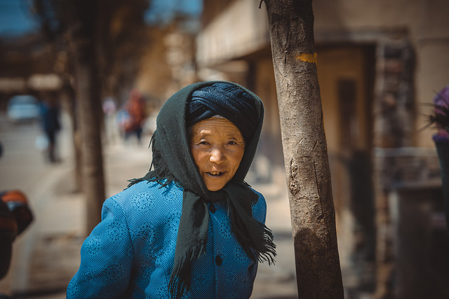 people-street-woman-adult-portrait 图片素材