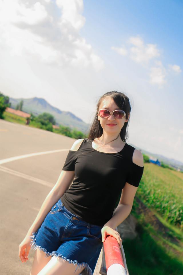 woman-summer-nature-blue-girl picture material
