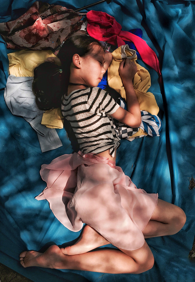 people-woman-girl-child-love 图片素材