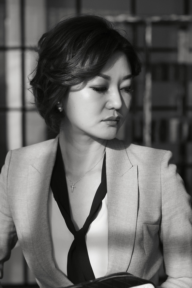 people-portrait-woman-monochrome-adult 图片素材