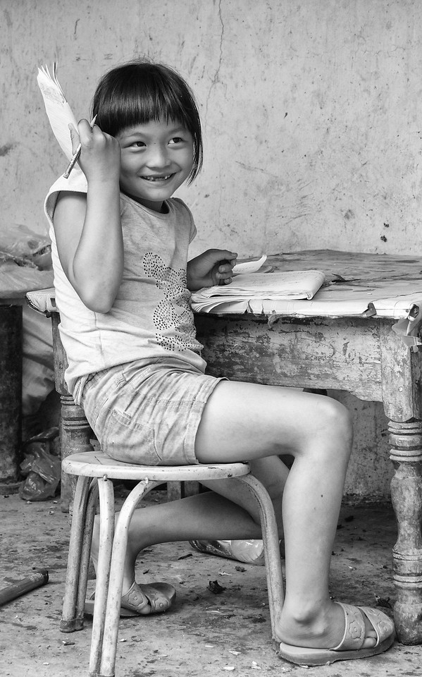 people-child-one-portrait-monochrome 图片素材