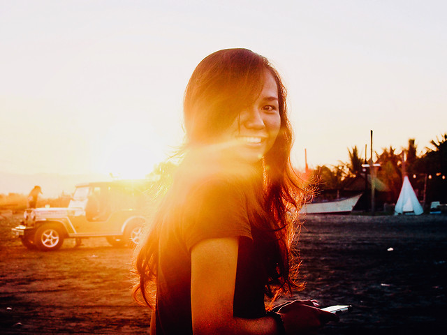 sunset-girl-water-sea-sun 图片素材