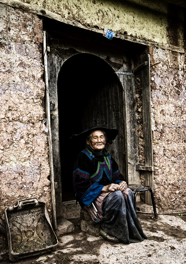 people-one-woman-child-adult 图片素材