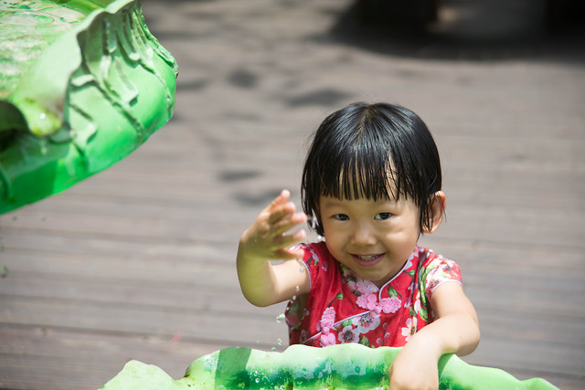 child-outdoors-people-green-little 图片素材