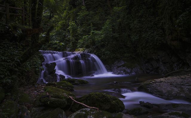 峡门柔水 picture material