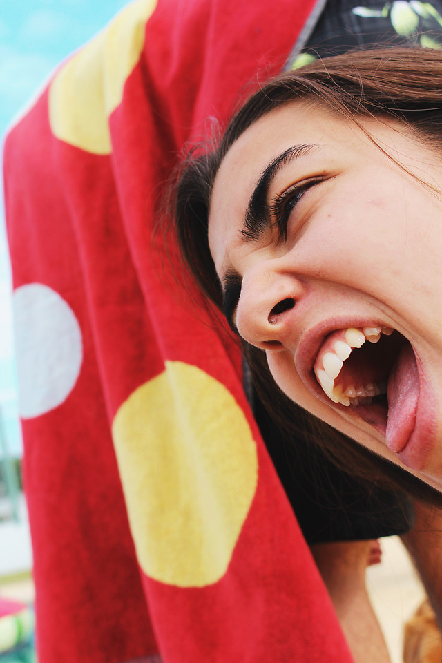 woman-people-red-child-facial-expression 图片素材