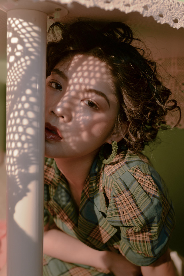 girl-eye-light-and-shadow-mood-portrait picture material