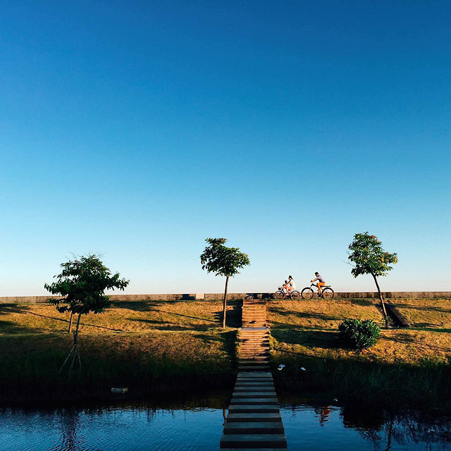 water-no-person-lake-tree-reflection 图片素材