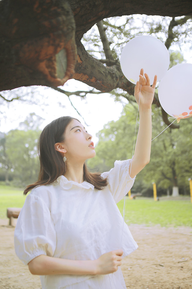 woman-nature-outdoors-relaxation-summer 图片素材