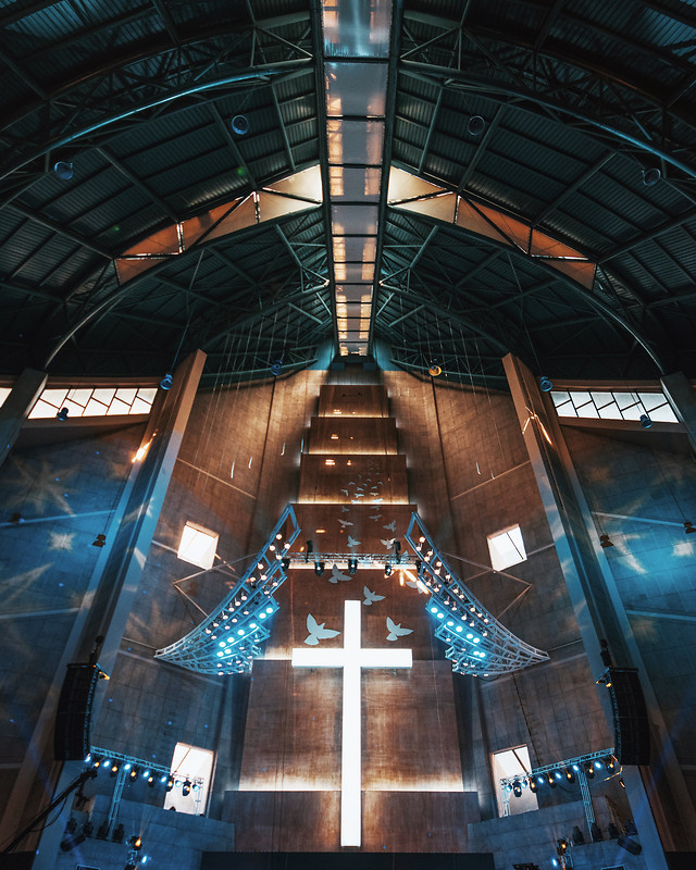 light-architecture-modern-building-ceiling 图片素材