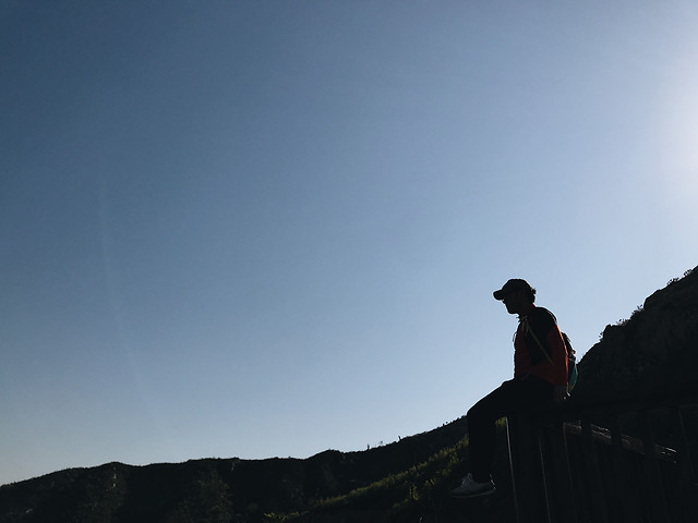 people-mountain-landscape-sky-one 图片素材