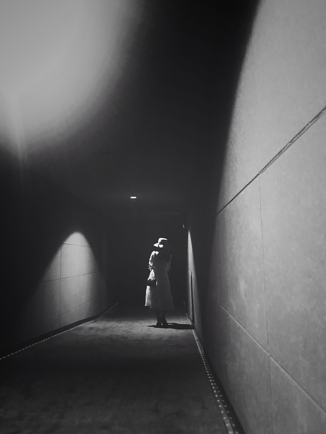 monochrome-people-light-girl-shadow picture material
